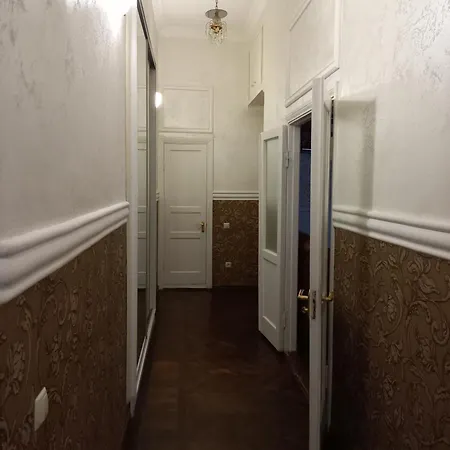 у жд вокзала и моря *